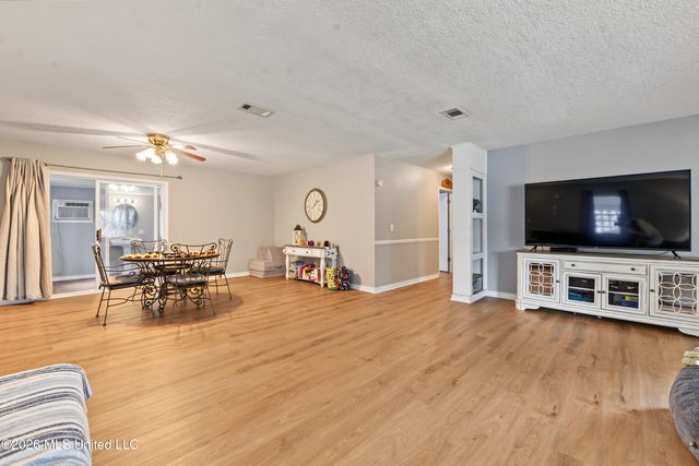 22612 Highway 613, Moss Point, MS 39562
