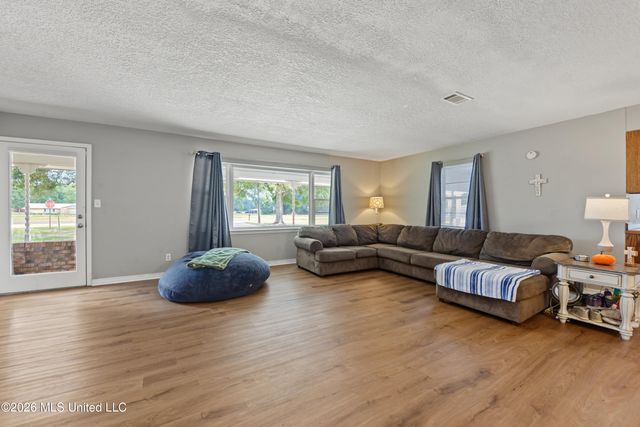 22612 Highway 613, Moss Point, MS 39562