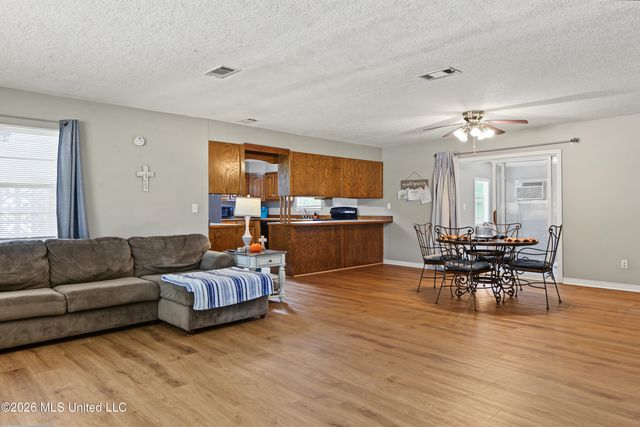 22612 Highway 613, Moss Point, MS 39562