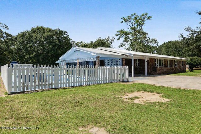 22612 Highway 613, Moss Point, MS 39562