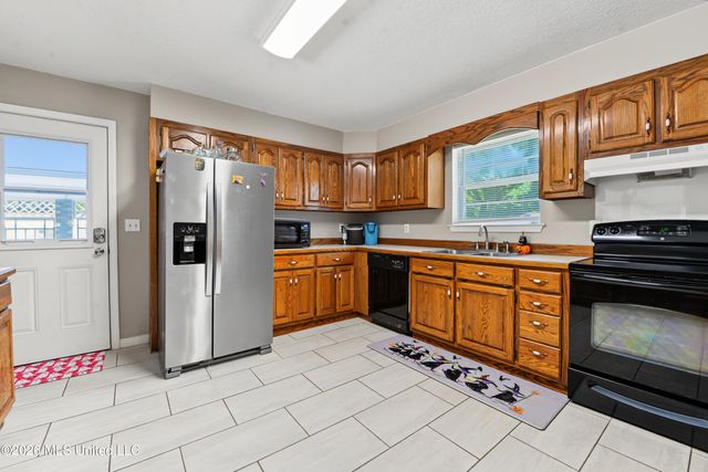 22612 Highway 613, Moss Point, MS 39562