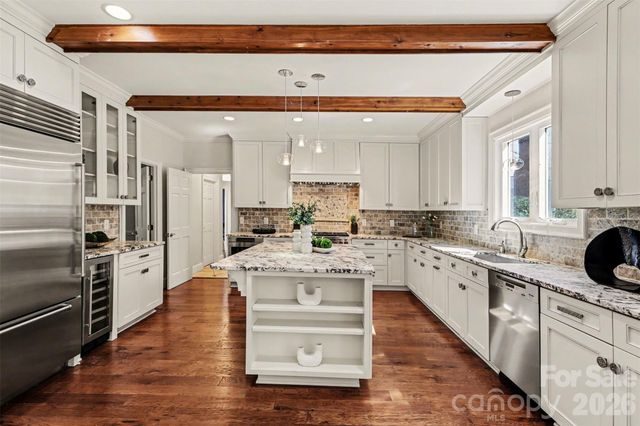 3301 Foxridge Road, Charlotte, NC 28226