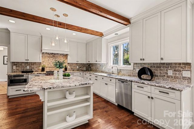 3301 Foxridge Road, Charlotte, NC 28226