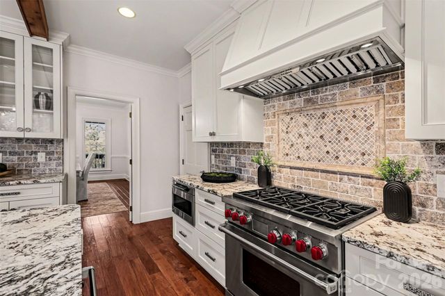 3301 Foxridge Road, Charlotte, NC 28226