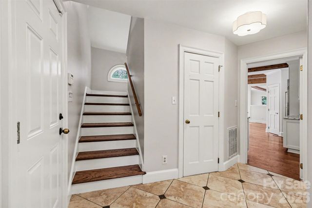 3301 Foxridge Road, Charlotte, NC 28226