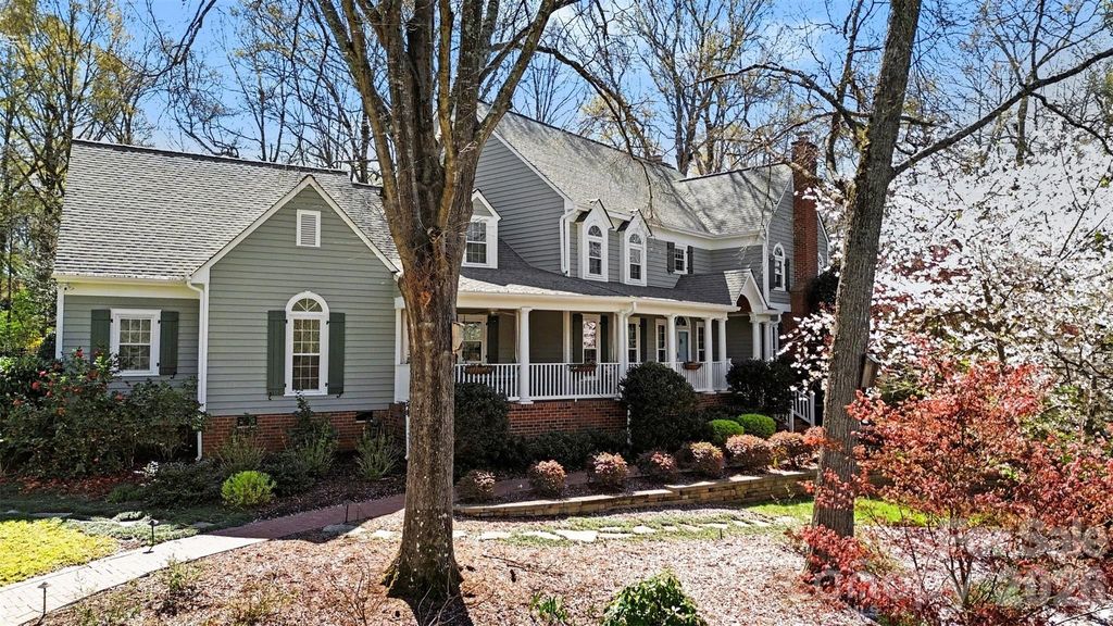 3301 Foxridge Road, Charlotte, NC 28226