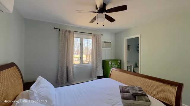 87 Sleepy Hollow Road, Athens, NY 12015