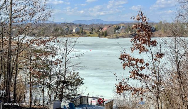 87 Sleepy Hollow Road, Athens, NY 12015