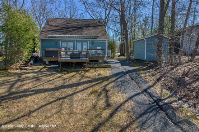 87 Sleepy Hollow Road, Athens, NY 12015