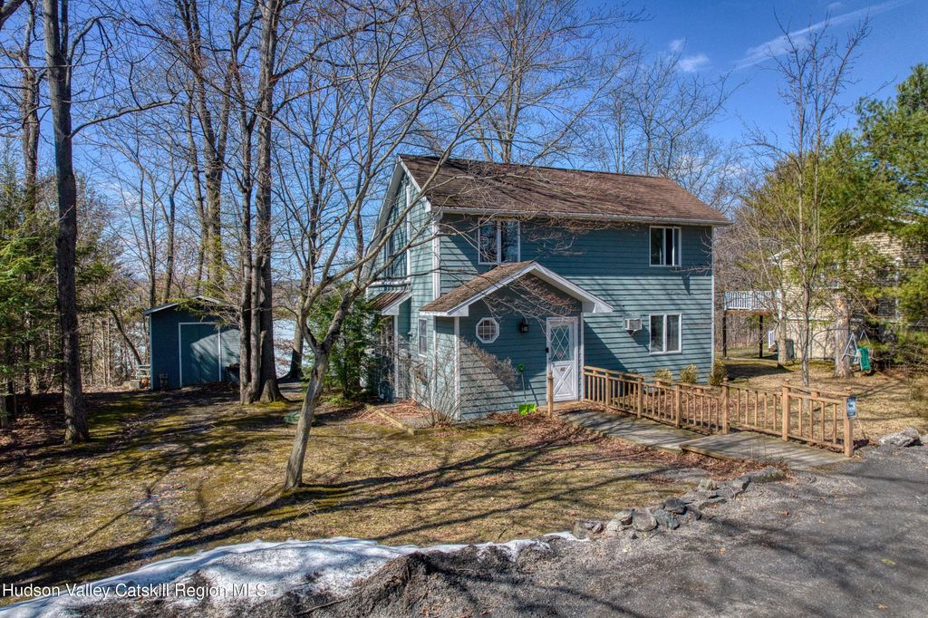 87 Sleepy Hollow Road, Athens, NY 12015