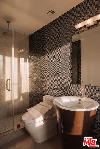 515 Ocean Avenue SPHC, Santa Monica, CA 90402