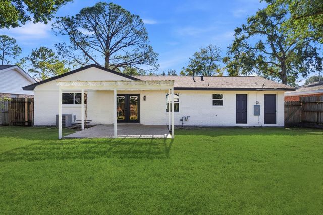 9326 Meadowbriar Lane, Houston, TX 77063