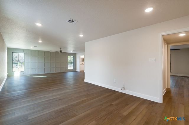 102 Mesa Drive, Gatesville, TX 76528