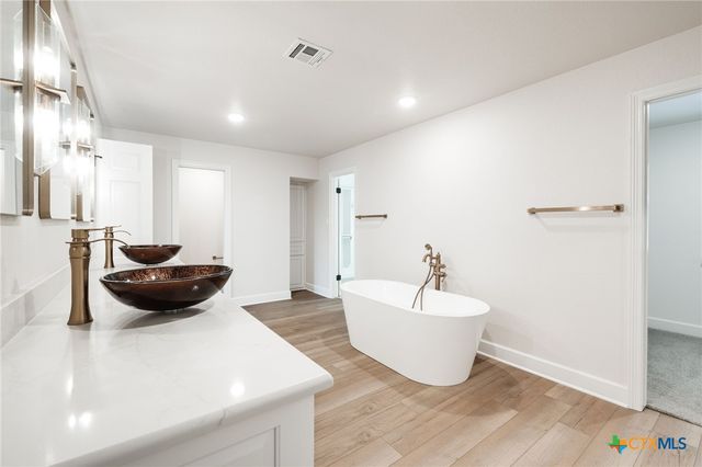 102 Mesa Drive, Gatesville, TX 76528