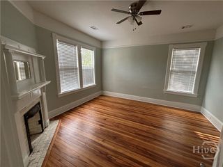 225 W 40th Street, Savannah, GA 31401