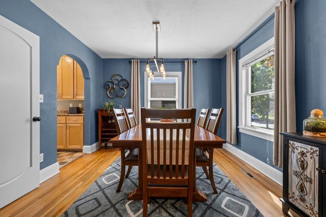 1677 Thomas Avenue, Saint Paul, MN 55104