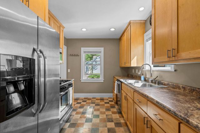 1677 Thomas Avenue, Saint Paul, MN 55104