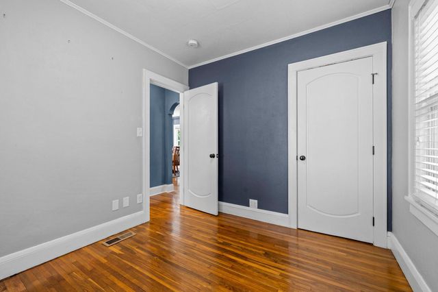 1677 Thomas Avenue, Saint Paul, MN 55104