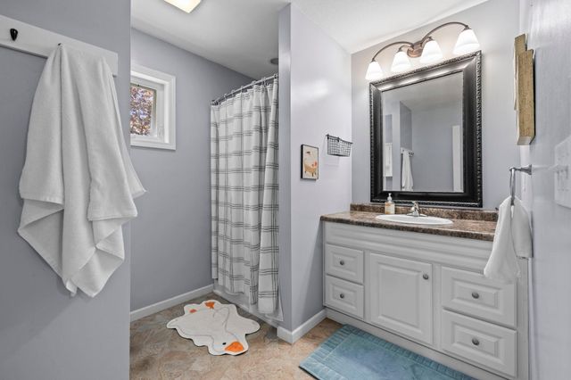 1677 Thomas Avenue, Saint Paul, MN 55104