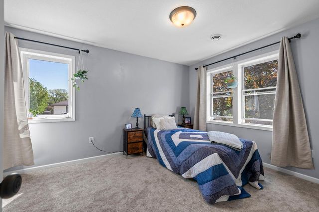 1677 Thomas Avenue, Saint Paul, MN 55104