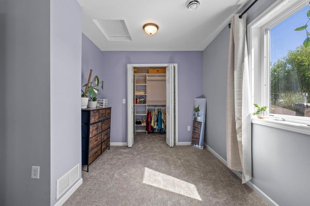 1677 Thomas Avenue, Saint Paul, MN 55104