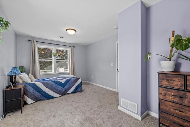 1677 Thomas Avenue, Saint Paul, MN 55104