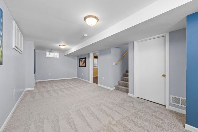1677 Thomas Avenue, Saint Paul, MN 55104