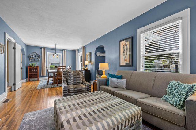 1677 Thomas Avenue, Saint Paul, MN 55104