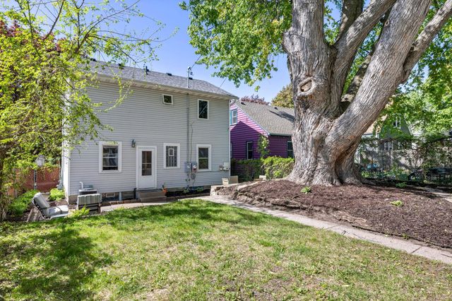1677 Thomas Avenue, Saint Paul, MN 55104