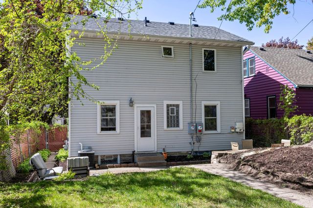 1677 Thomas Avenue, Saint Paul, MN 55104