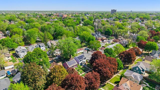 1677 Thomas Avenue, Saint Paul, MN 55104