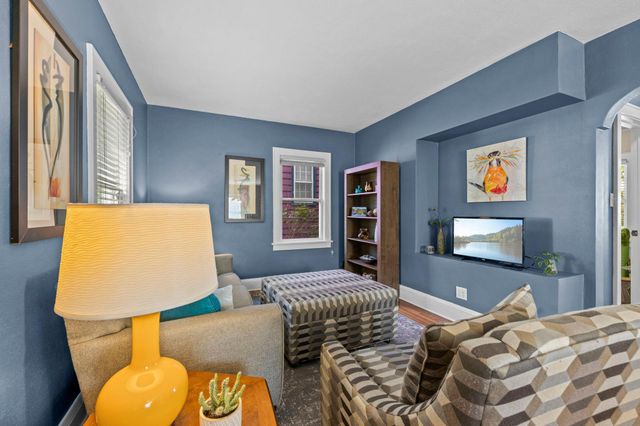 1677 Thomas Avenue, Saint Paul, MN 55104