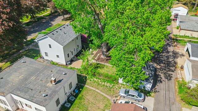1677 Thomas Avenue, Saint Paul, MN 55104