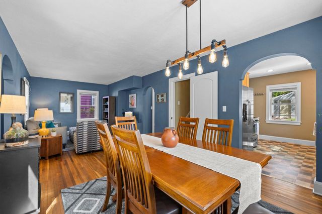 1677 Thomas Avenue, Saint Paul, MN 55104