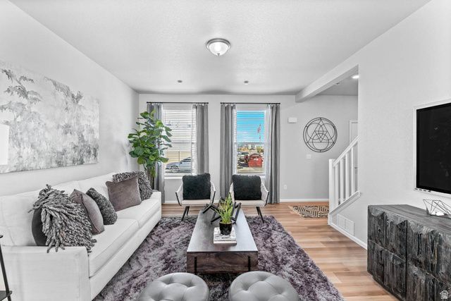 391 E HALLS CREEK RD, Saratoga Springs, UT 84045