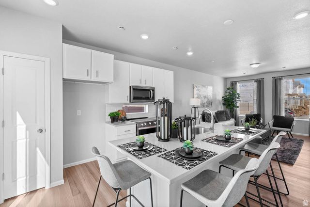 391 E HALLS CREEK RD, Saratoga Springs, UT 84045