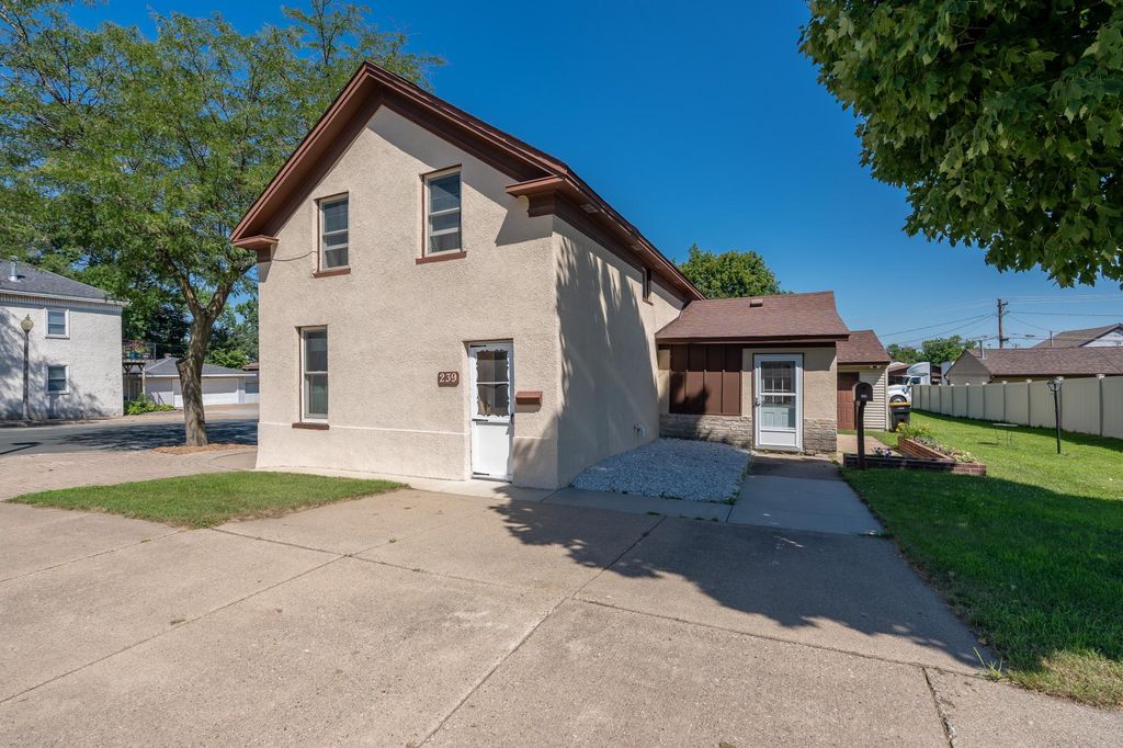 239 3rd Avenue W, Shakopee, MN 55379 — exterior