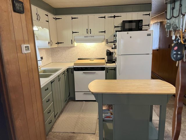 19 Winter Street, Belmont, NH 03220