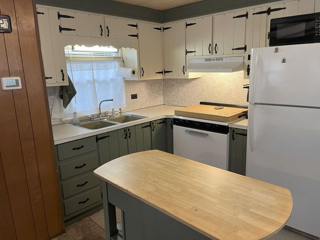 19 Winter Street, Belmont, NH 03220