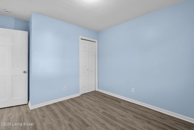 5611 Mary Ellen Dr, Louisville, KY 40214