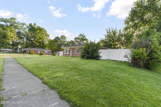 5611 Mary Ellen Dr, Louisville, KY 40214