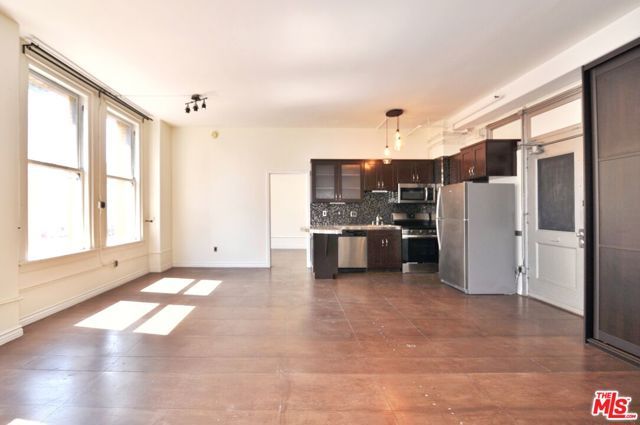 215 W 7th Street 907, Los Angeles, CA 90014