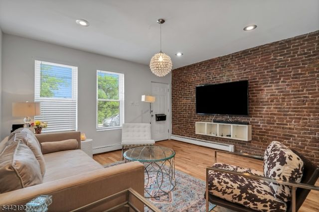 112 9Th Ave W, Newark City, NJ 07107