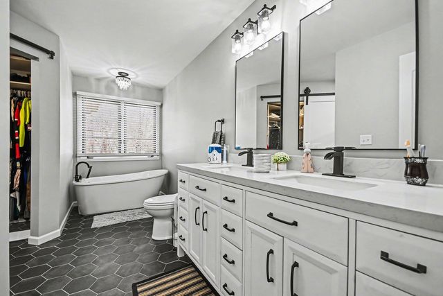 515 Buckingham Place, Shorewood, IL 60404