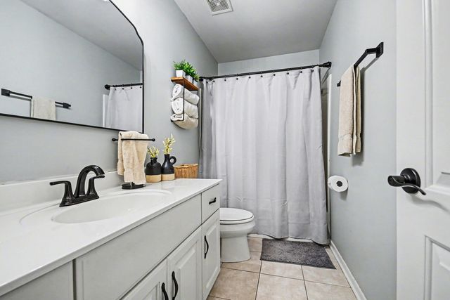 515 Buckingham Place, Shorewood, IL 60404