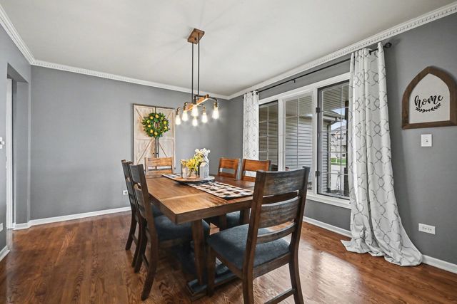 515 Buckingham Place, Shorewood, IL 60404