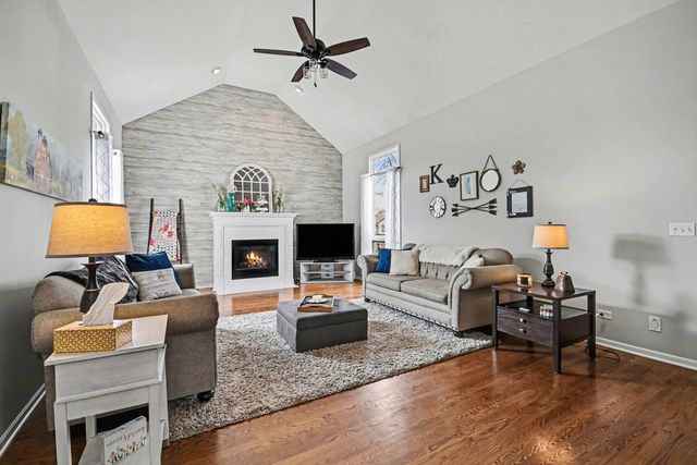 515 Buckingham Place, Shorewood, IL 60404