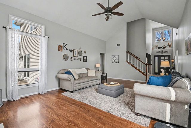 515 Buckingham Place, Shorewood, IL 60404