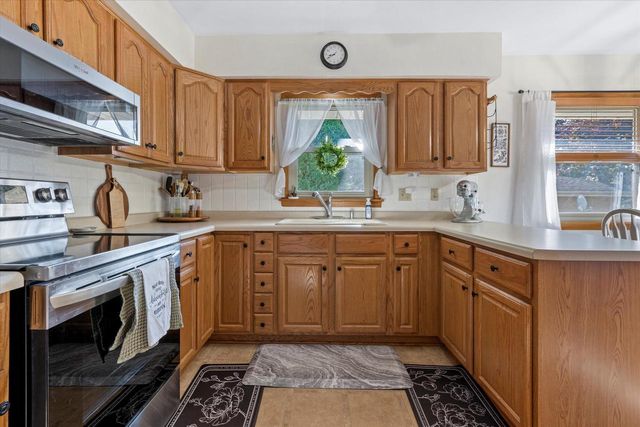 7644 N 48th STREET, Brown Deer, WI 53223