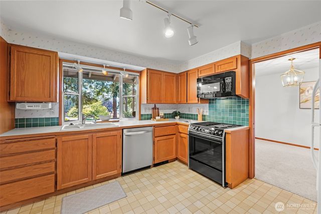 918 Altadena Avenue, Fircrest, WA 98466